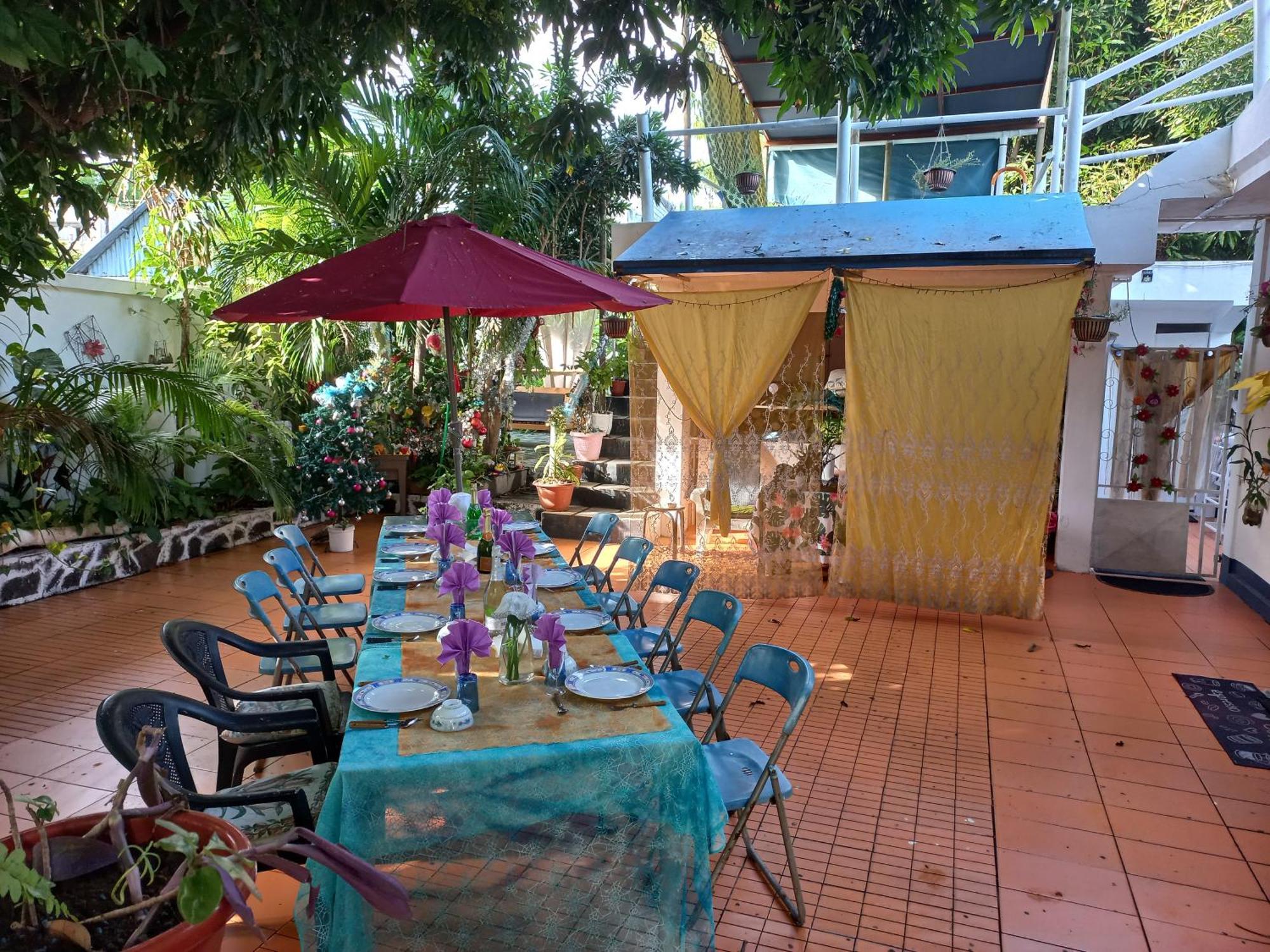 Open Air Cafe & Apartments بورت لويس المظهر الخارجي الصورة